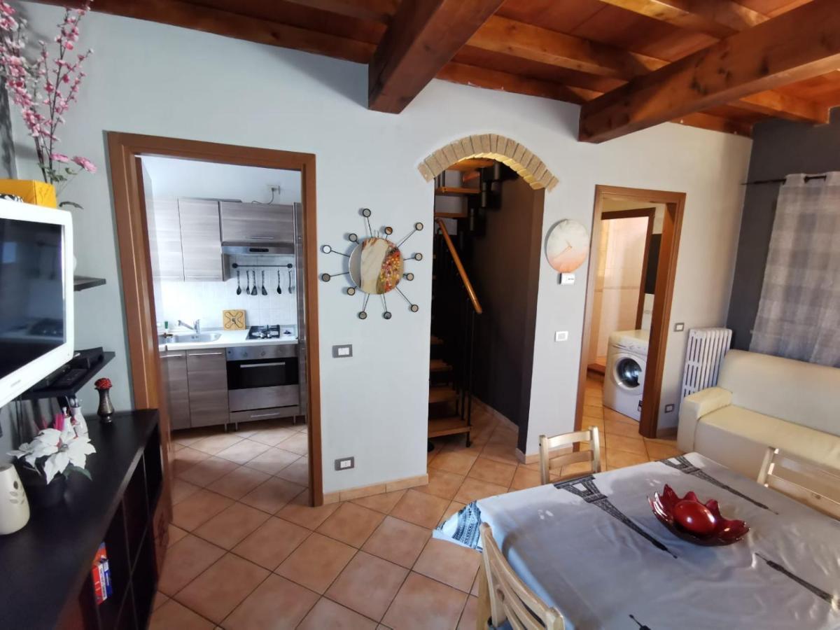 Apartment In The City Center With Self Check-In Parma Ngoại thất bức ảnh