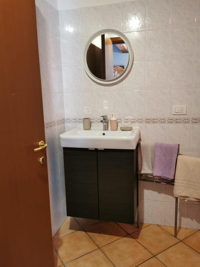 Apartment In The City Center With Self Check-In Parma Ngoại thất bức ảnh