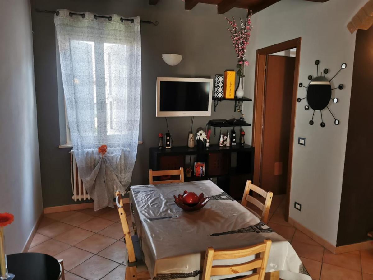 Apartment In The City Center With Self Check-In Parma Ngoại thất bức ảnh